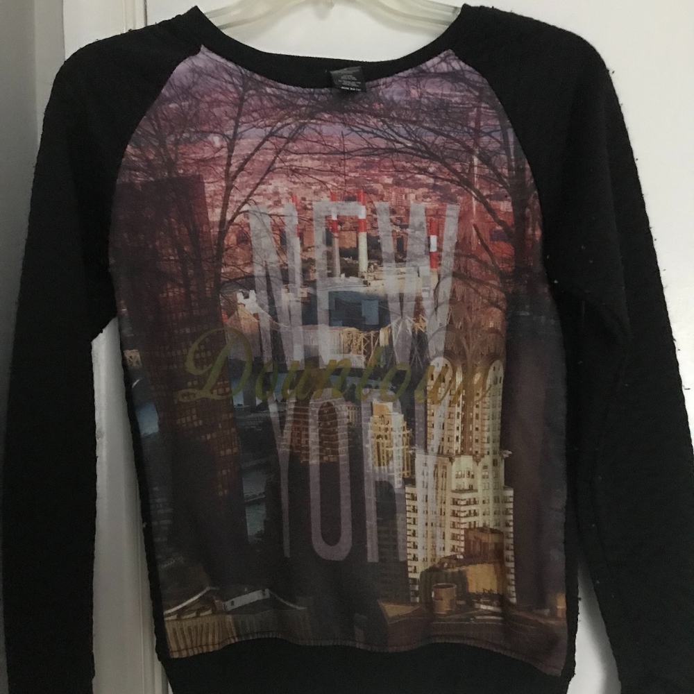 Black Long sleeved Shirt with picture of New York.